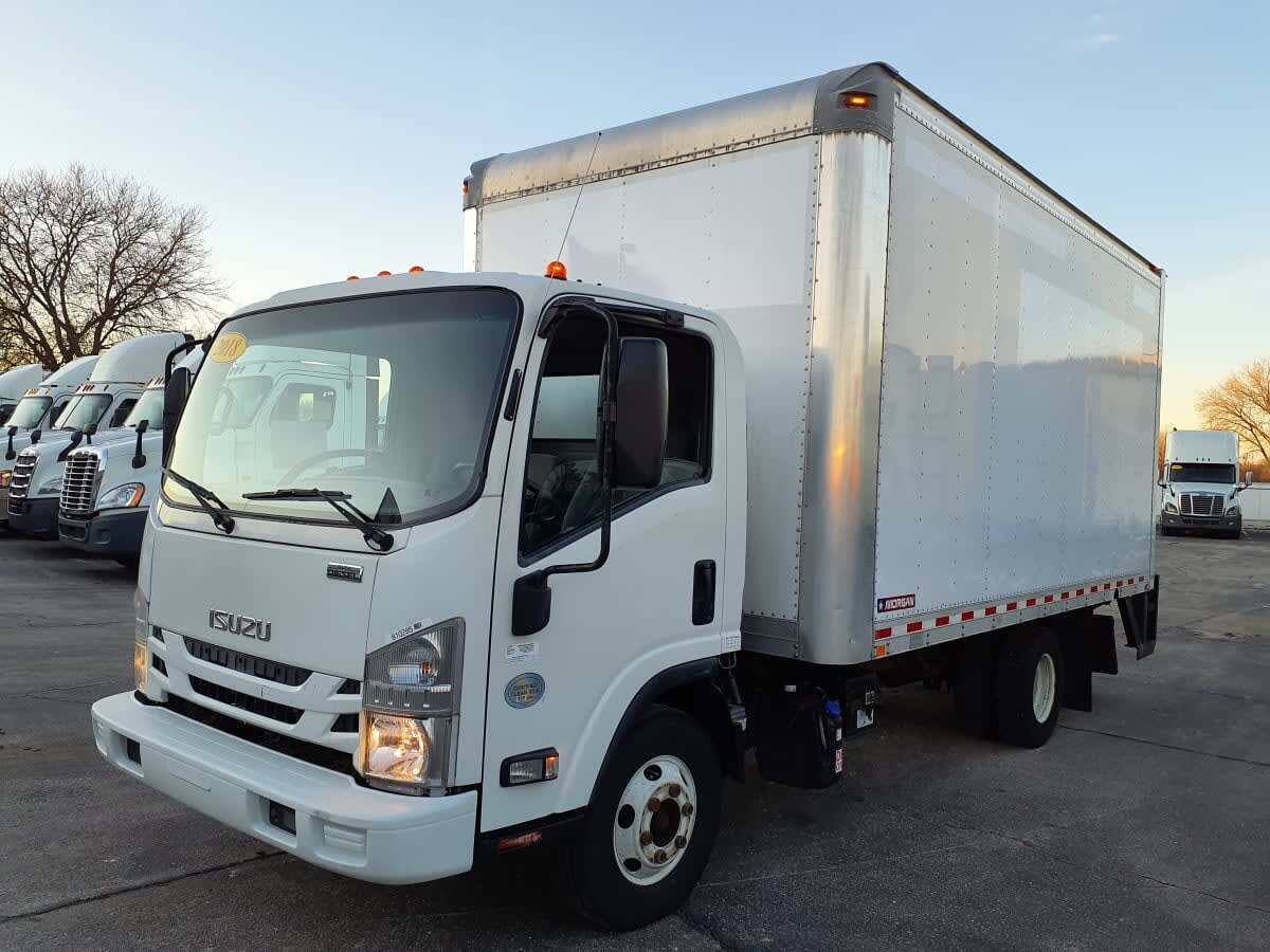 2018 ISUZU NPR HD in Oak Creek, WI