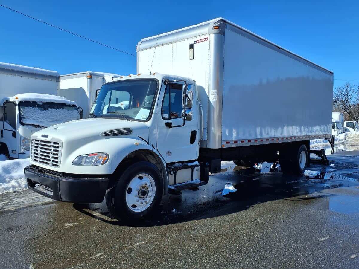 2019 FREIGHTLINER BUSINESS CLASS M2 106 in Salisbury, MA