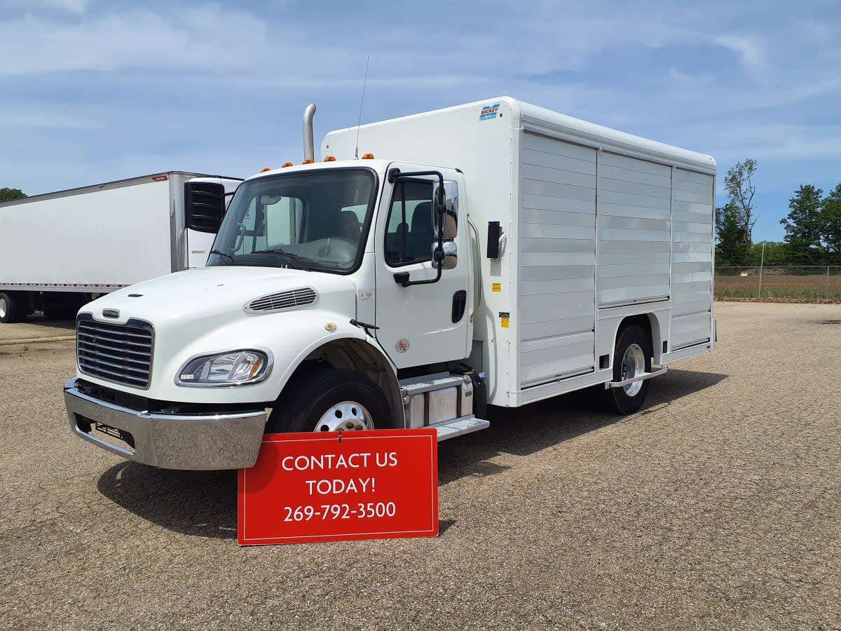 2019 FREIGHTLINER BUSINESS CLASS M2 106 in Wayland, MI