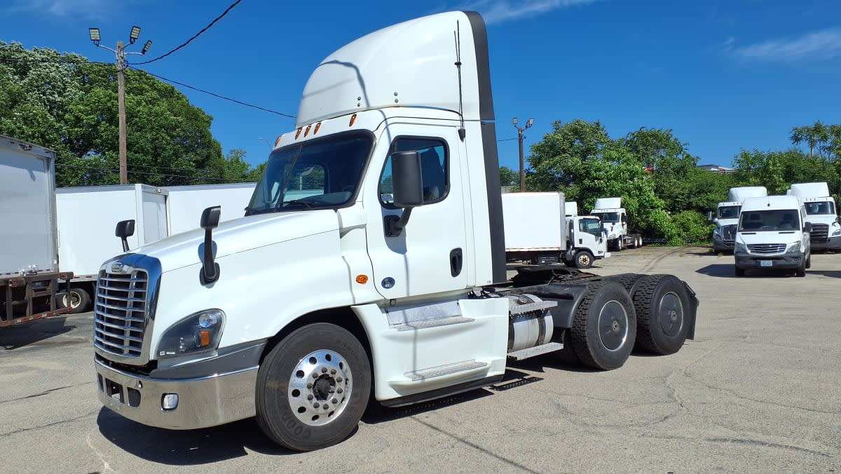 2019 FREIGHTLINER CASCADIA 125 in Warwick, RI