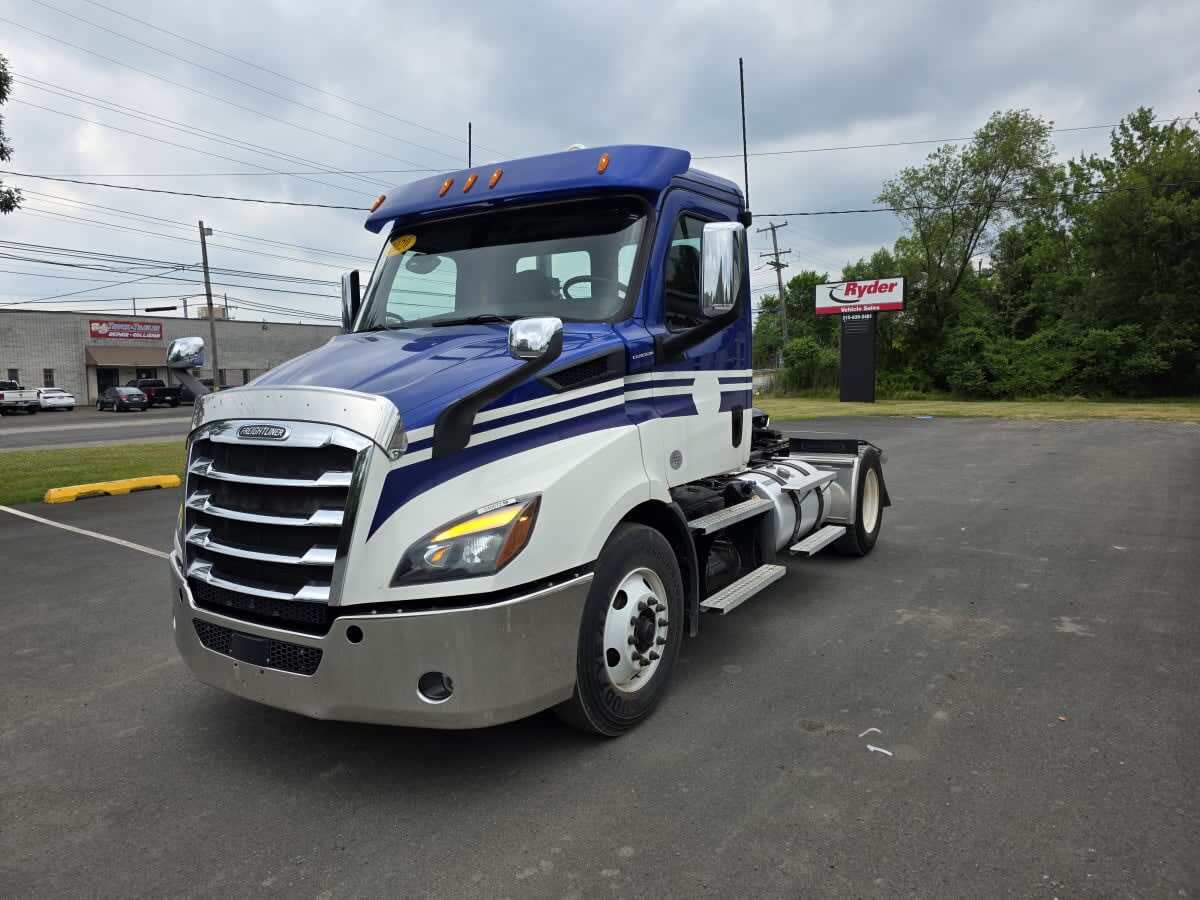 2020 FREIGHTLINER CASCADIA 116 in Bensalem, PA