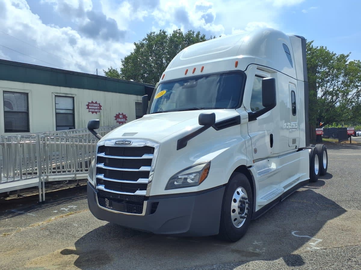 2022 FREIGHTLINER CASCADIA 126 in Knoxville, TN