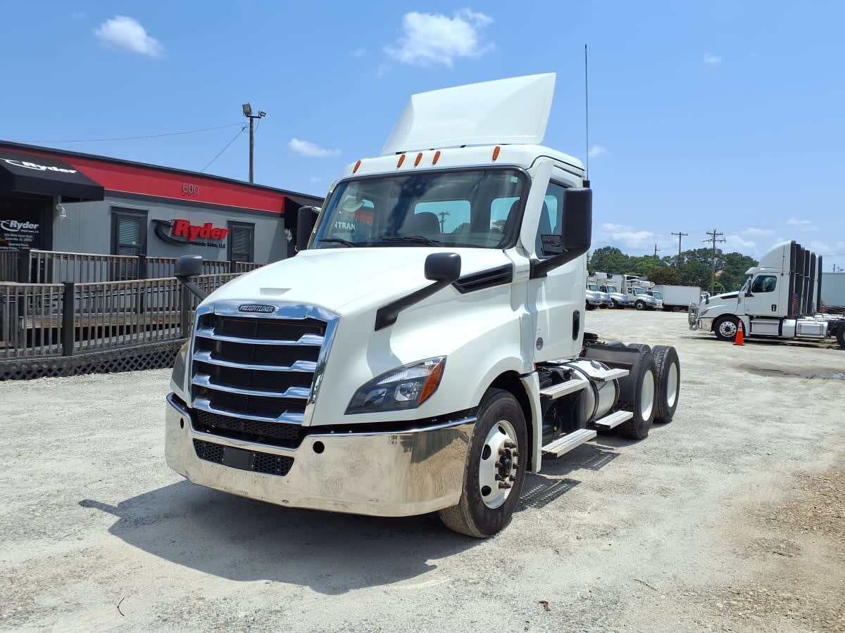 2020 FREIGHTLINER CASCADIA 126 in Greenville, SC