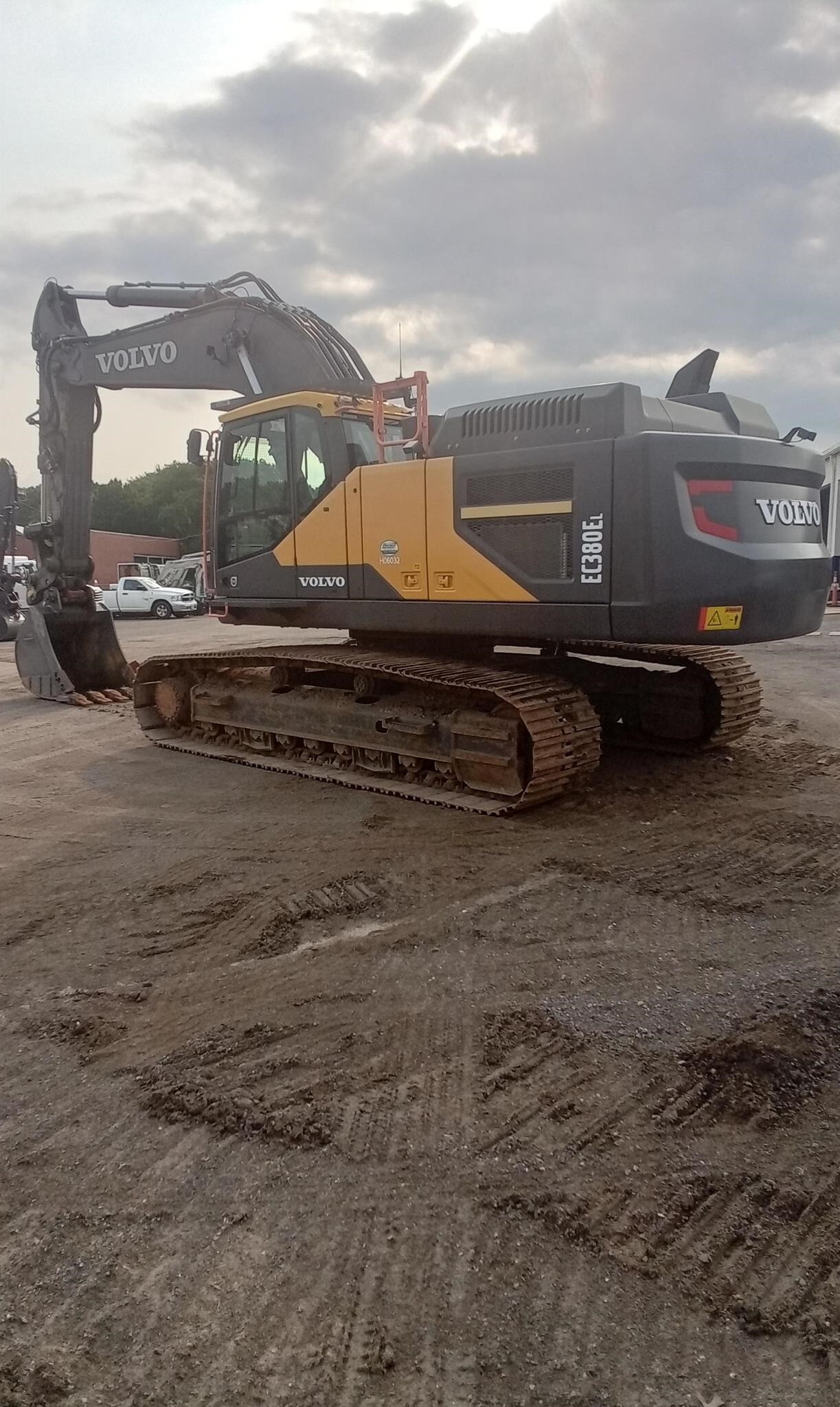 2022 VOLVO EC380EL in Deptford, NJ
