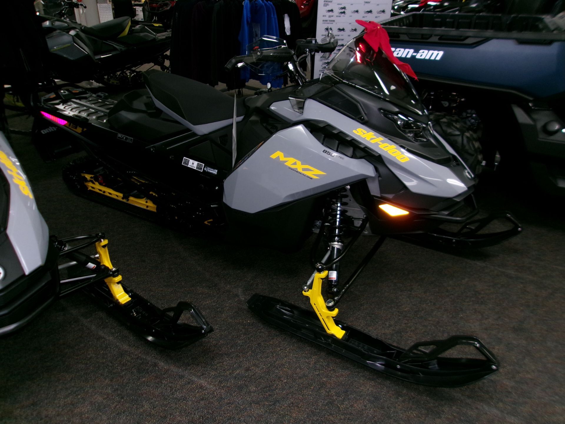 2026 Ski-Doo MXZ Adrenaline 137 850 E-TEC ES Ripsaw 1.25 850 E-TEC 137 1.25 in zulu IN