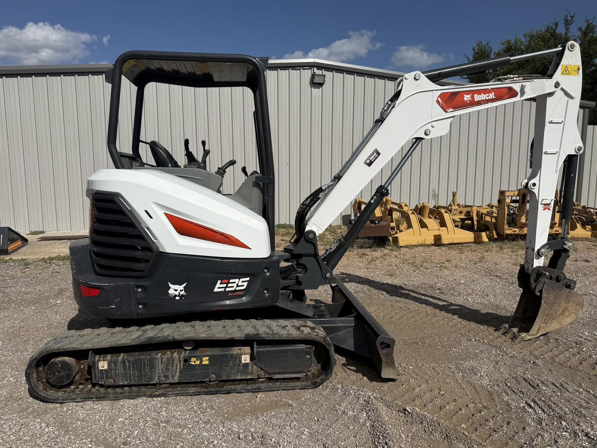 2025 BOBCAT E35R2 in Round Mountain, TX