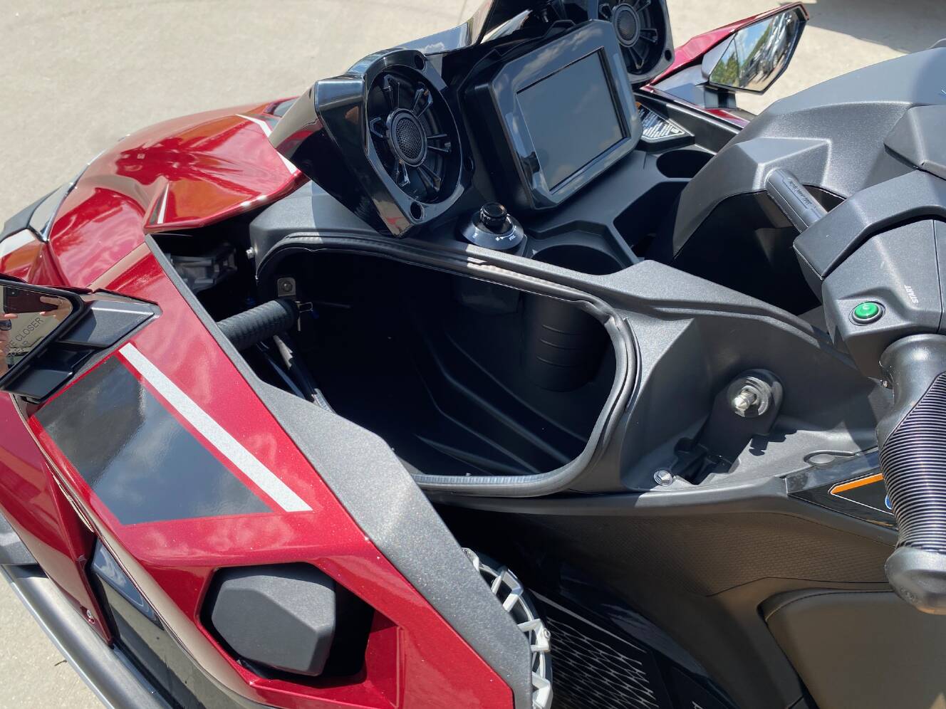 A photo of this 2026 Kawasaki JET SKI ULTRA 310 LX