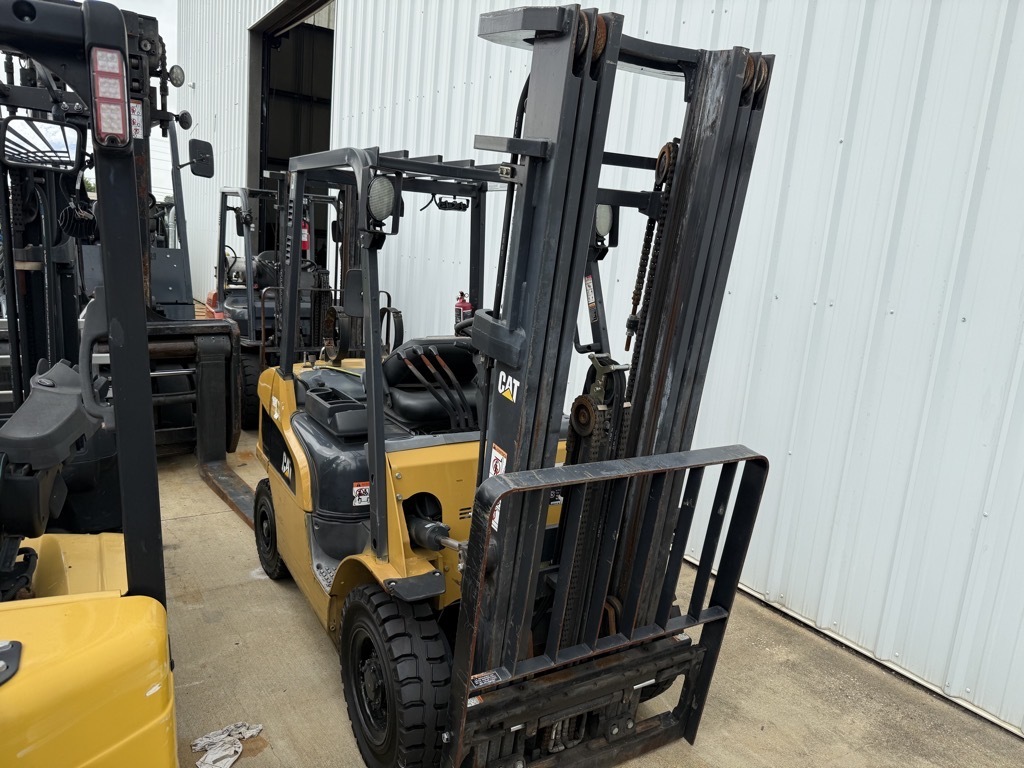 2020 CAT GP25N in Oklahoma City, OK