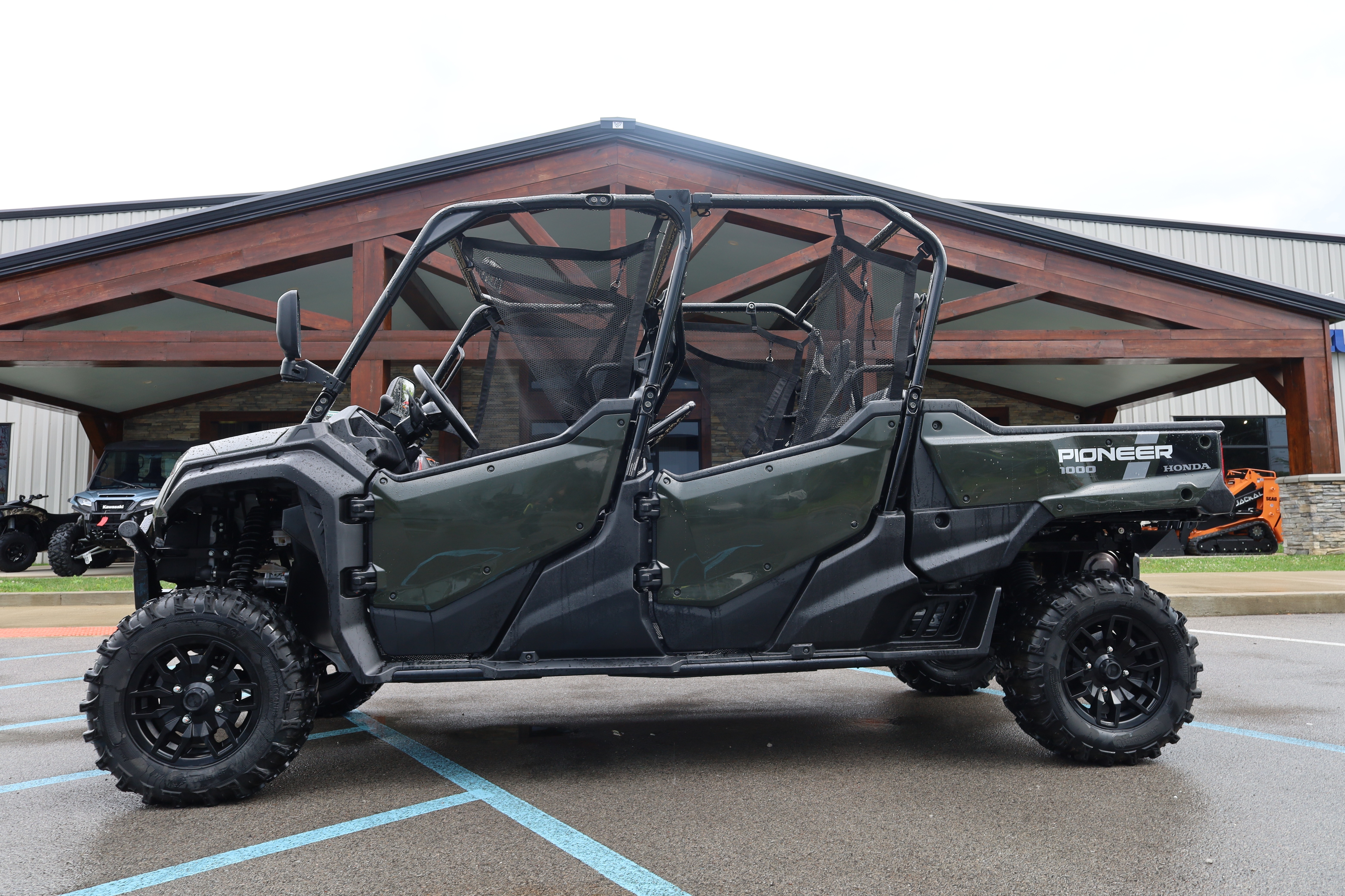 2024 Honda Pioneer 1000-6 Deluxe Crew in georgetown KY