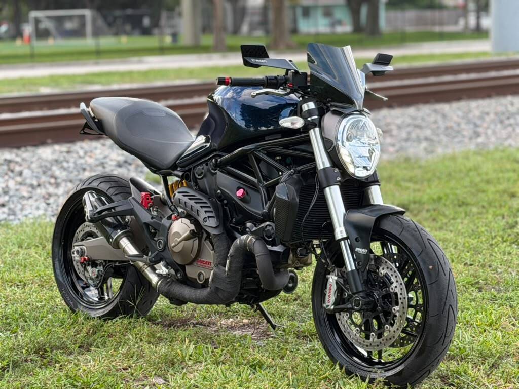 2016 Ducati MONSTER 821 821 in Hollywood, FL