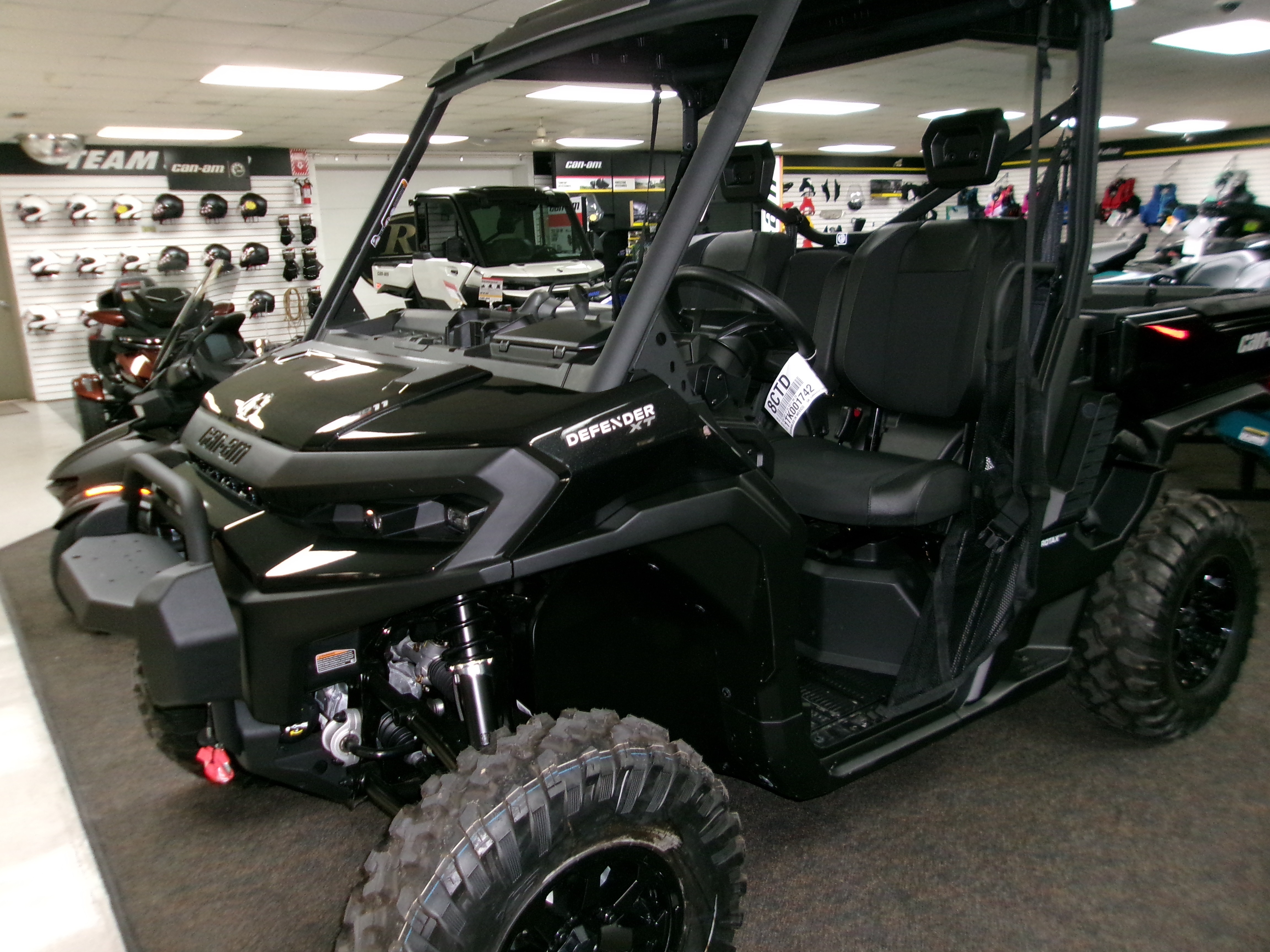 2026 Can-Am Defender XT HD11 in zulu IN