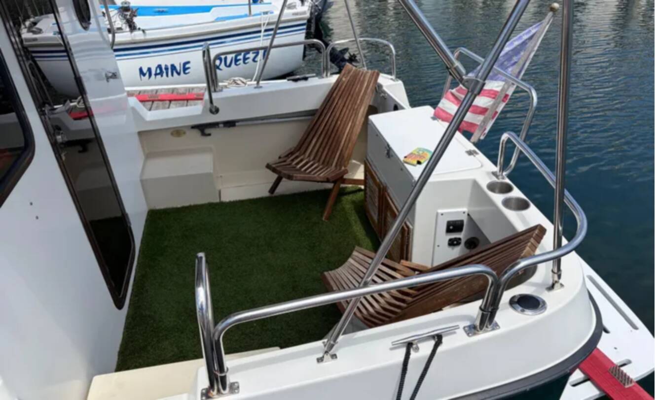 A photo of this 2008 Ranger Tugs R-25
