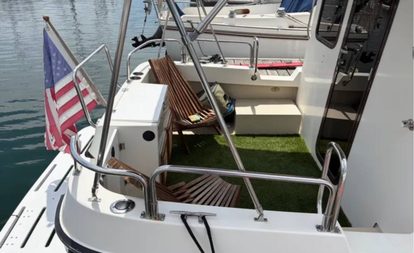 A photo of this 2008 Ranger Tugs R-25