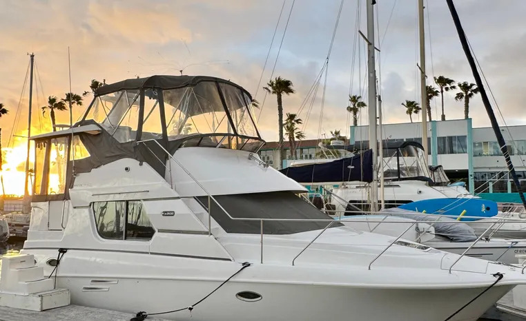 1999 Silverton 322 Motor Yacht in redondo beach CA