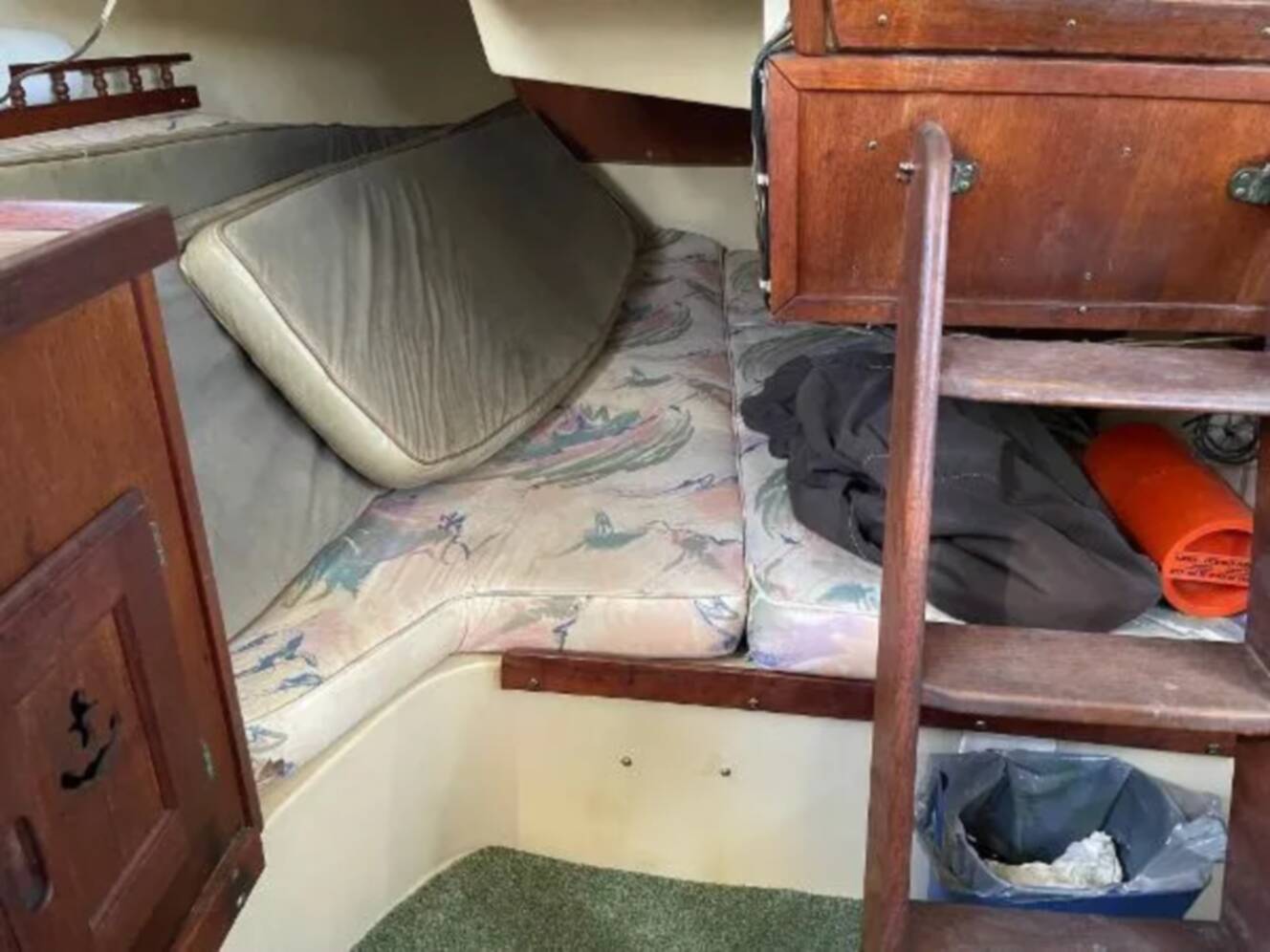 A photo of this 1983 Catalina 30