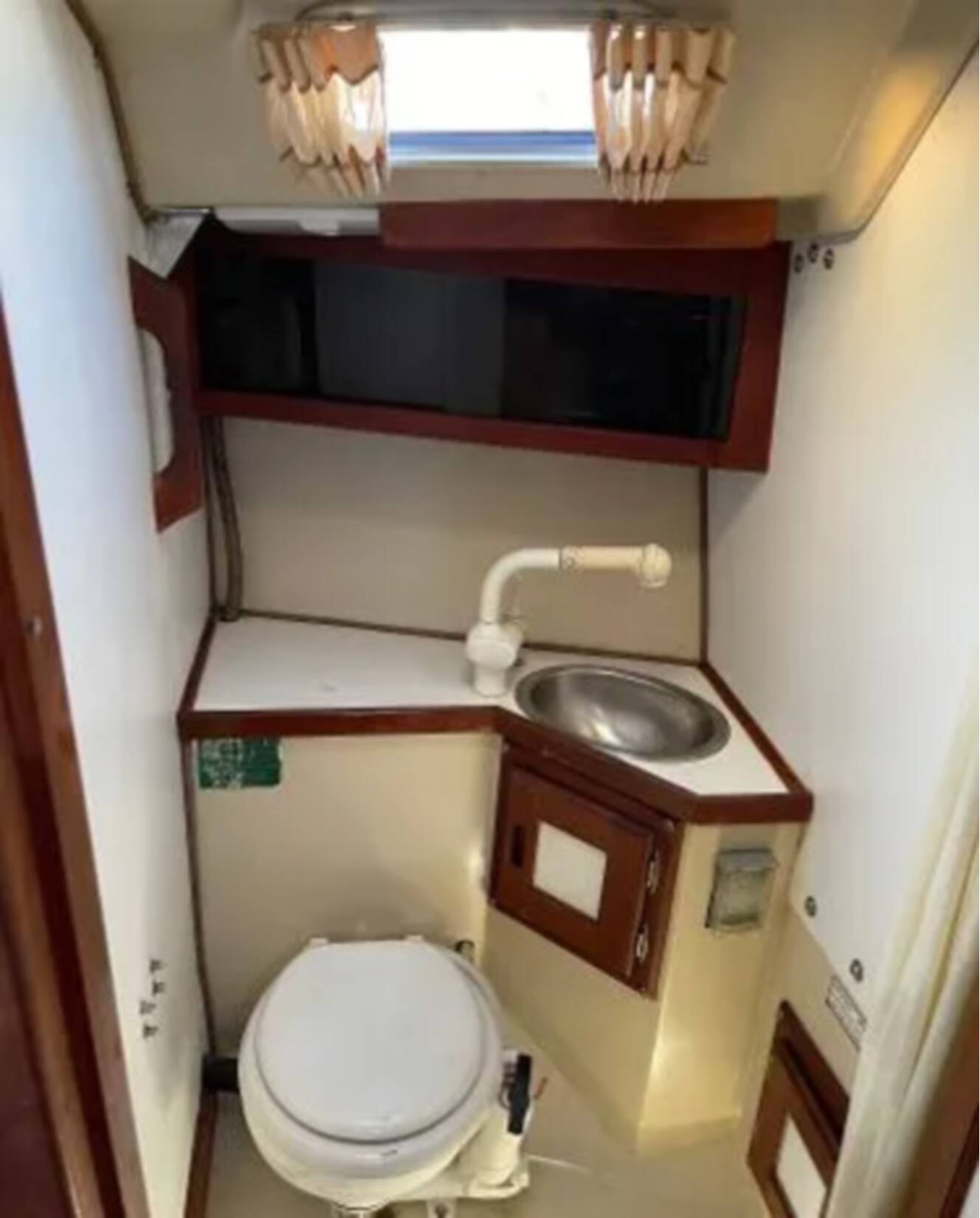 A photo of this 1983 Catalina 30