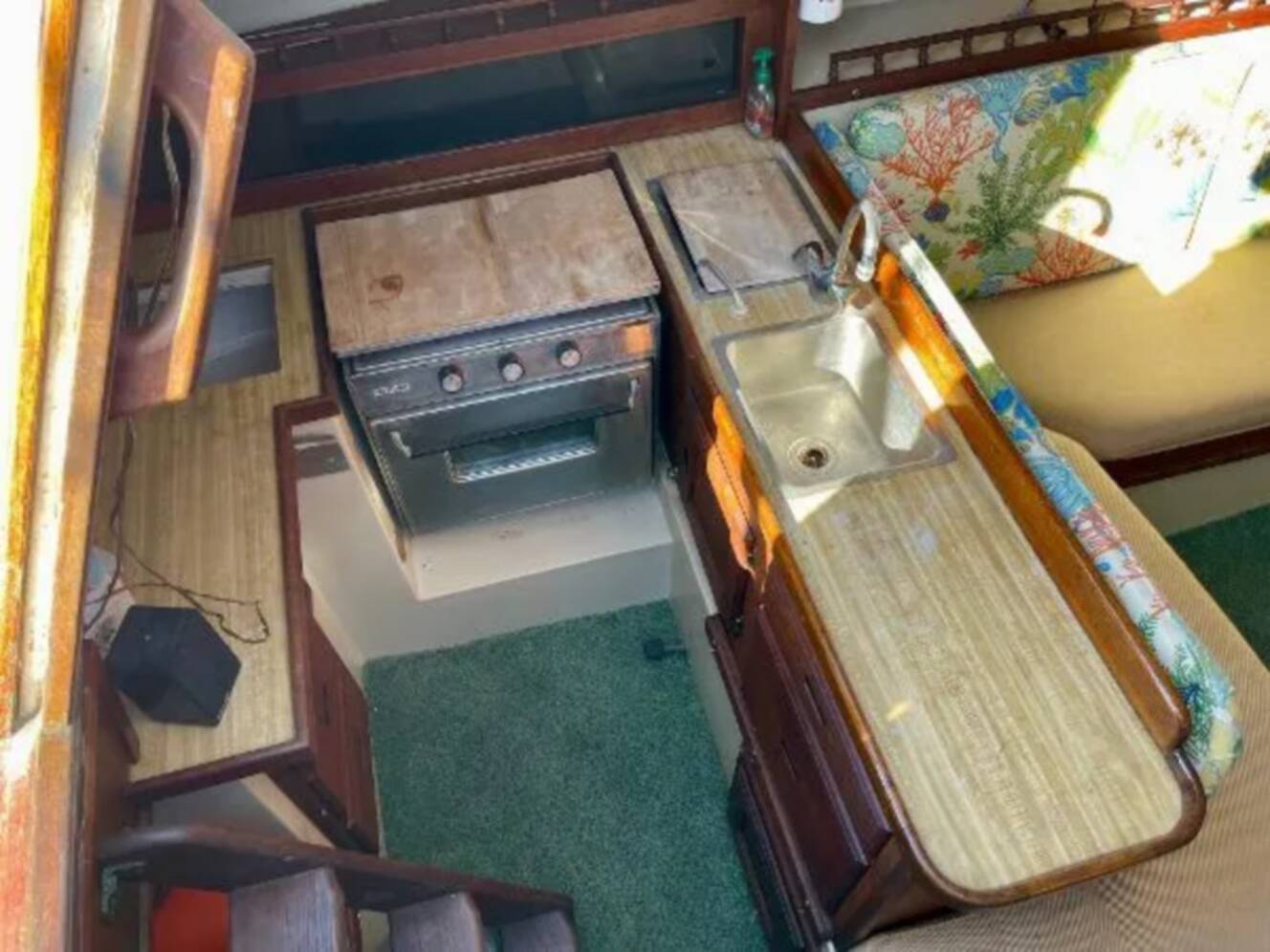 A photo of this 1983 Catalina 30