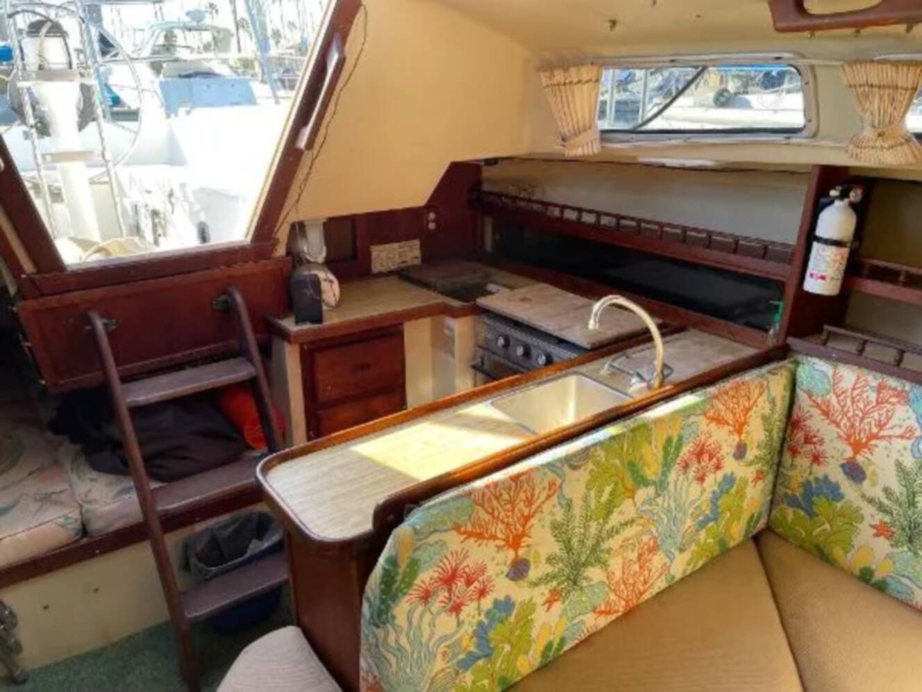 A photo of this 1983 Catalina 30