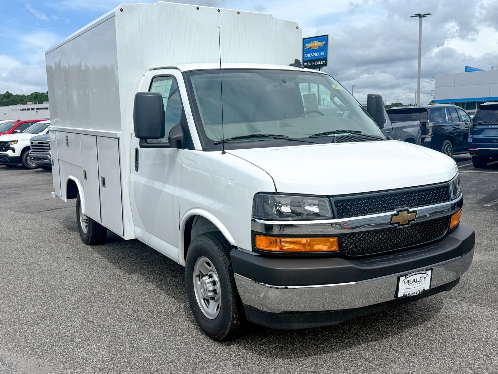 2025 CHEVROLET Express 3500 in New Hampton, NY