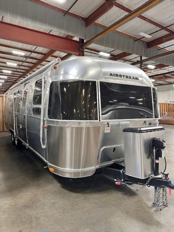 2021 Airstream Flying Cloud 30 Bunk Queen in fairfield CA