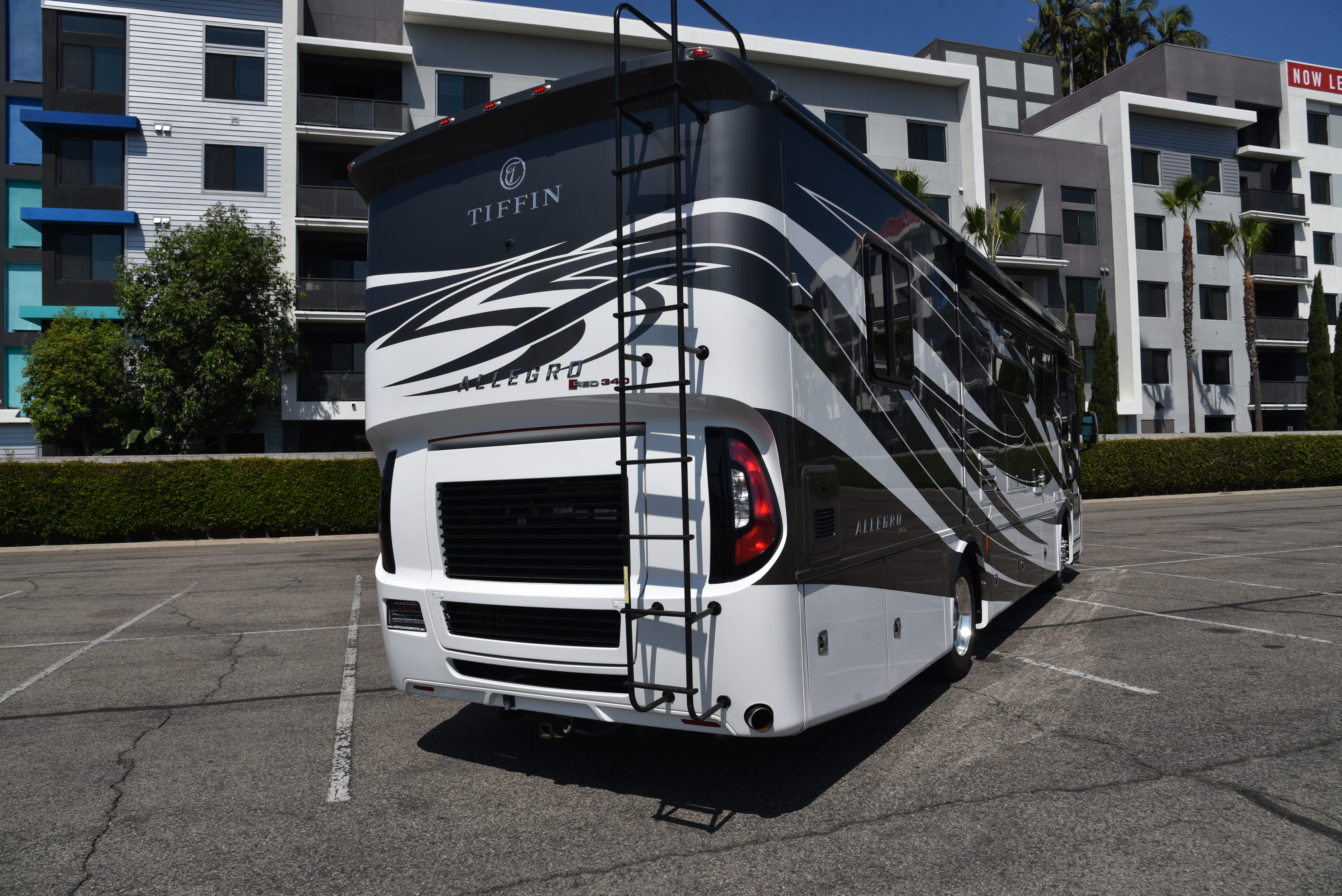 2022 Tiffin Motorhomes ALLEGRO RED 33 AL in orange CA