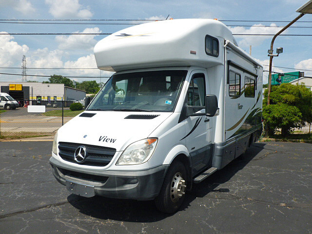 2012 Winnebago Navion 24M in dayton OH