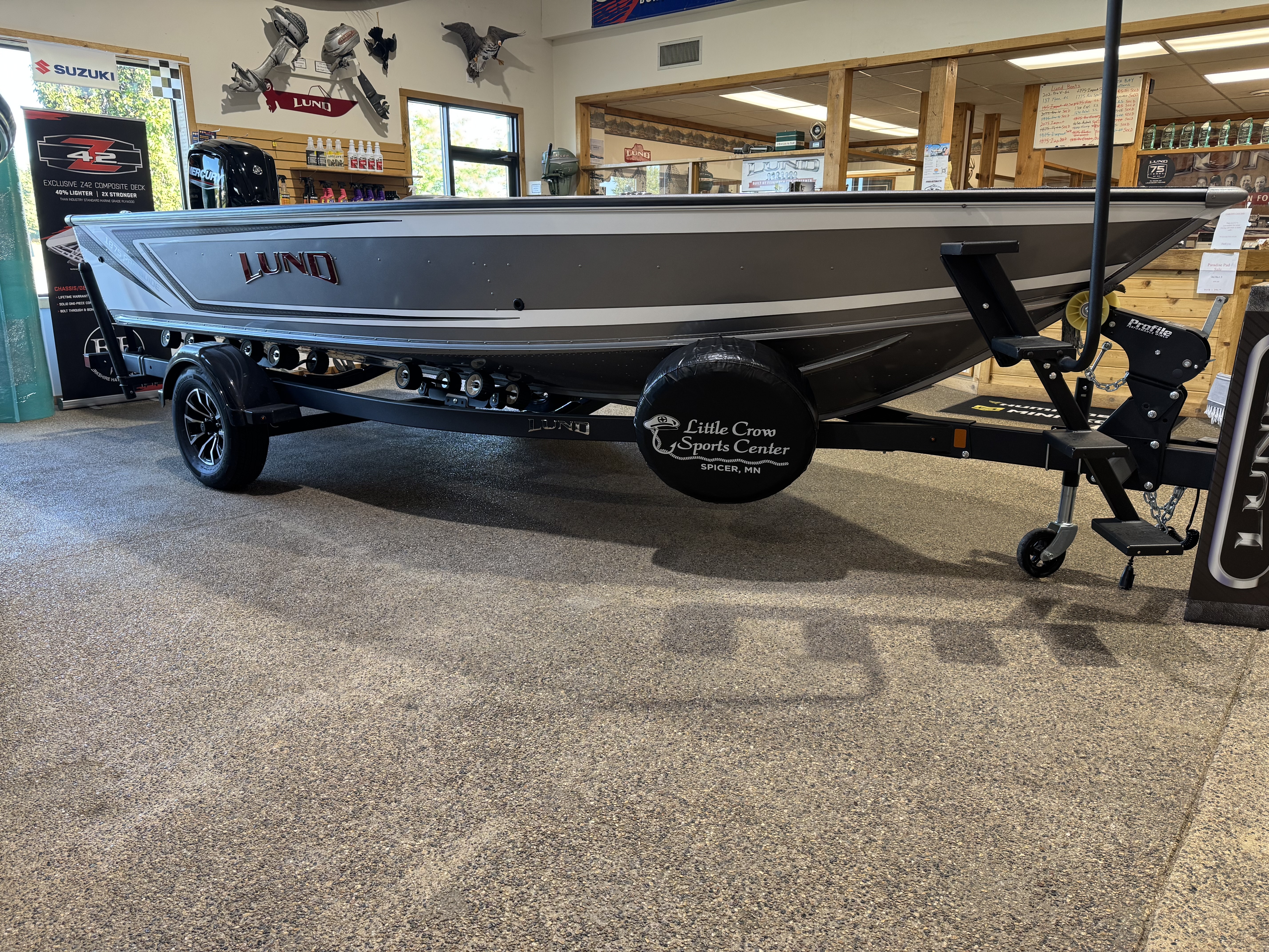2027 Lund 1875 Pro Guide in spicer MN