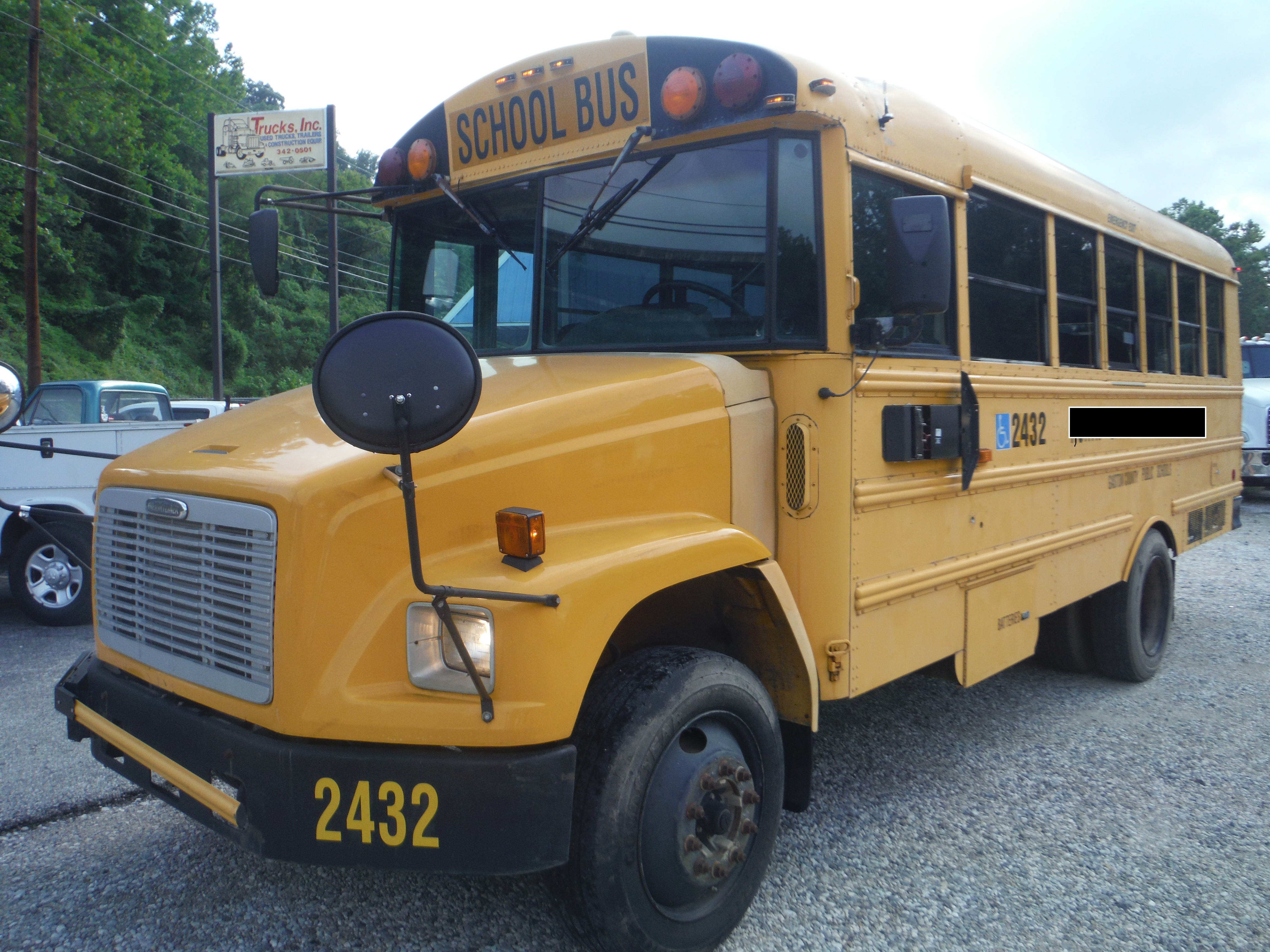 2003 FREIGHTLINER CHASSIS in Charleston, WV