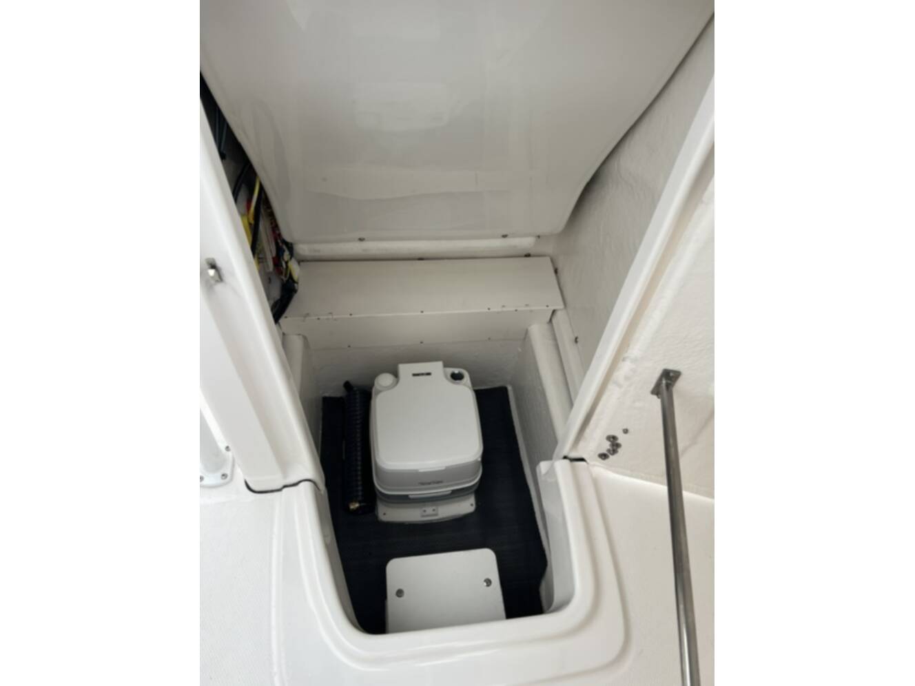 A photo of this 2027 Robalo R200 CC