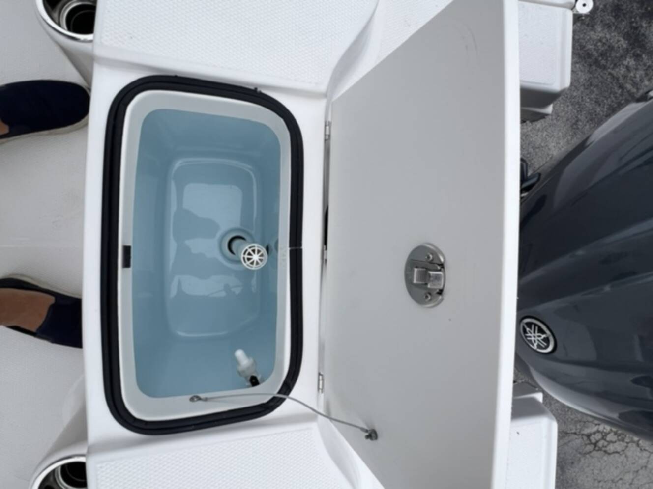 A photo of this 2027 Robalo R200 CC