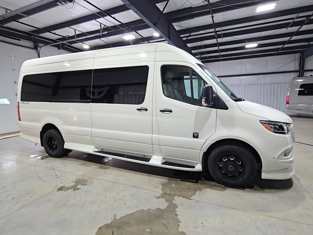 2027 Ultimate Toys FREEDOM 170 STD 9P in loveland OH