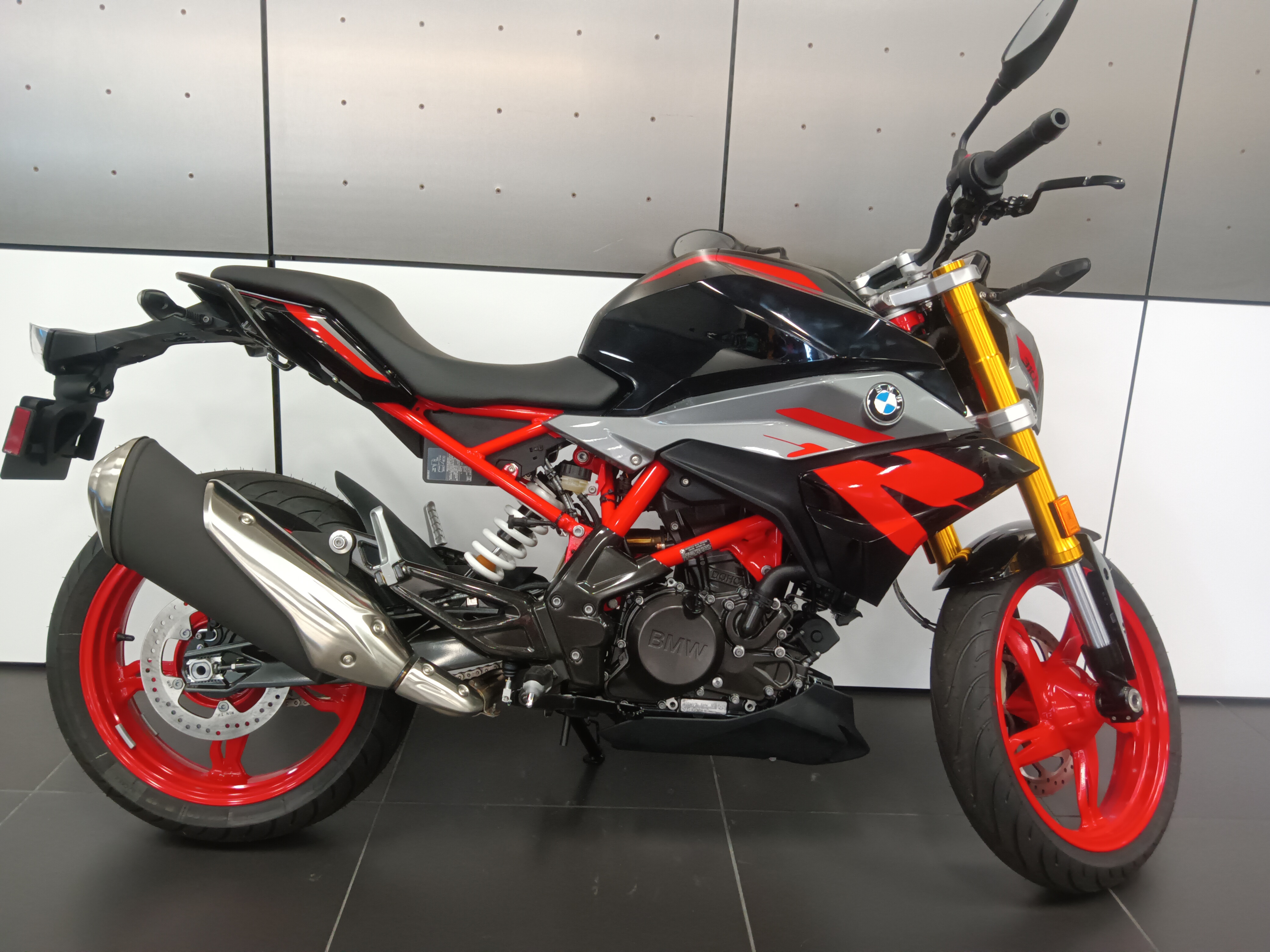 2025 BMW G 310 R 310 R in De Pere, WI