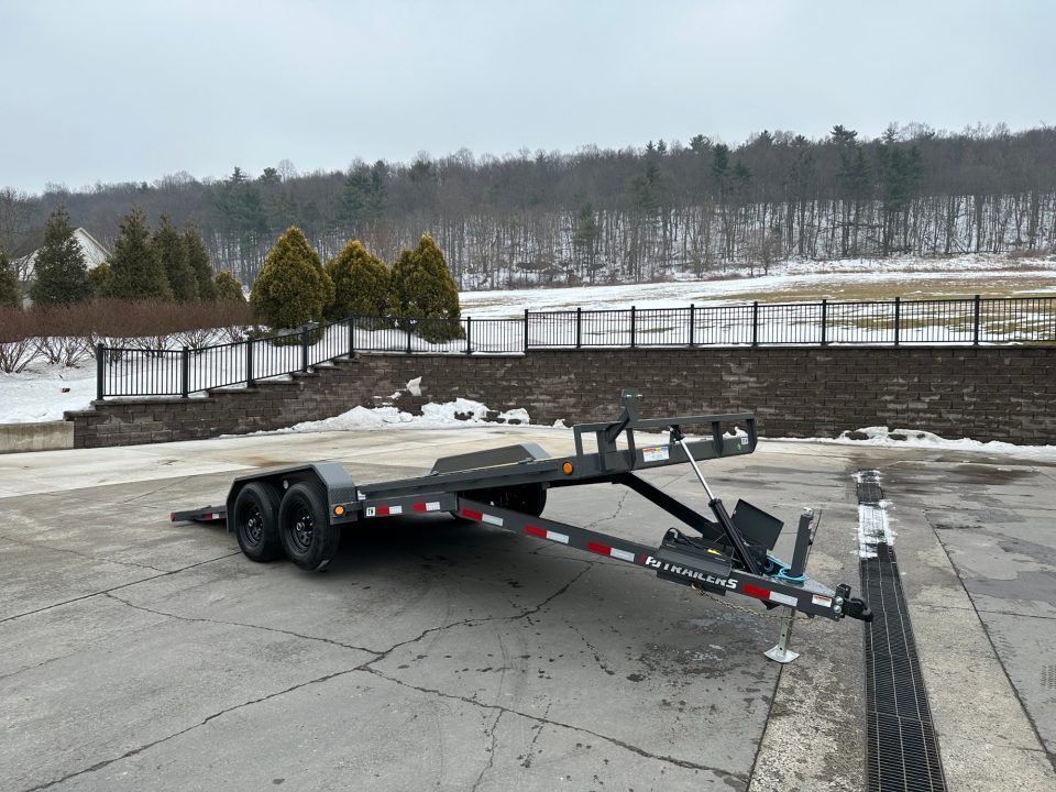 2026 PJ Trailers TH in Milan, PA
