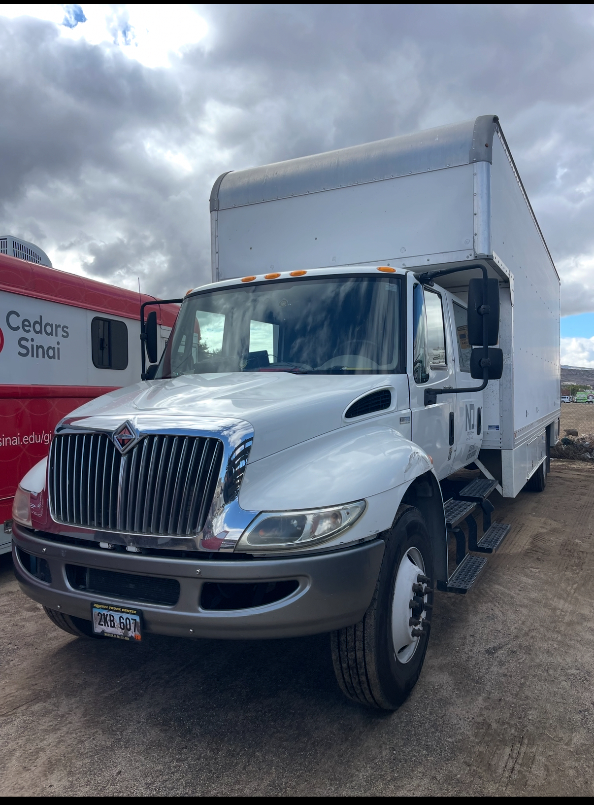 2014 INTERNATIONAL 4300 in Burbank, CA
