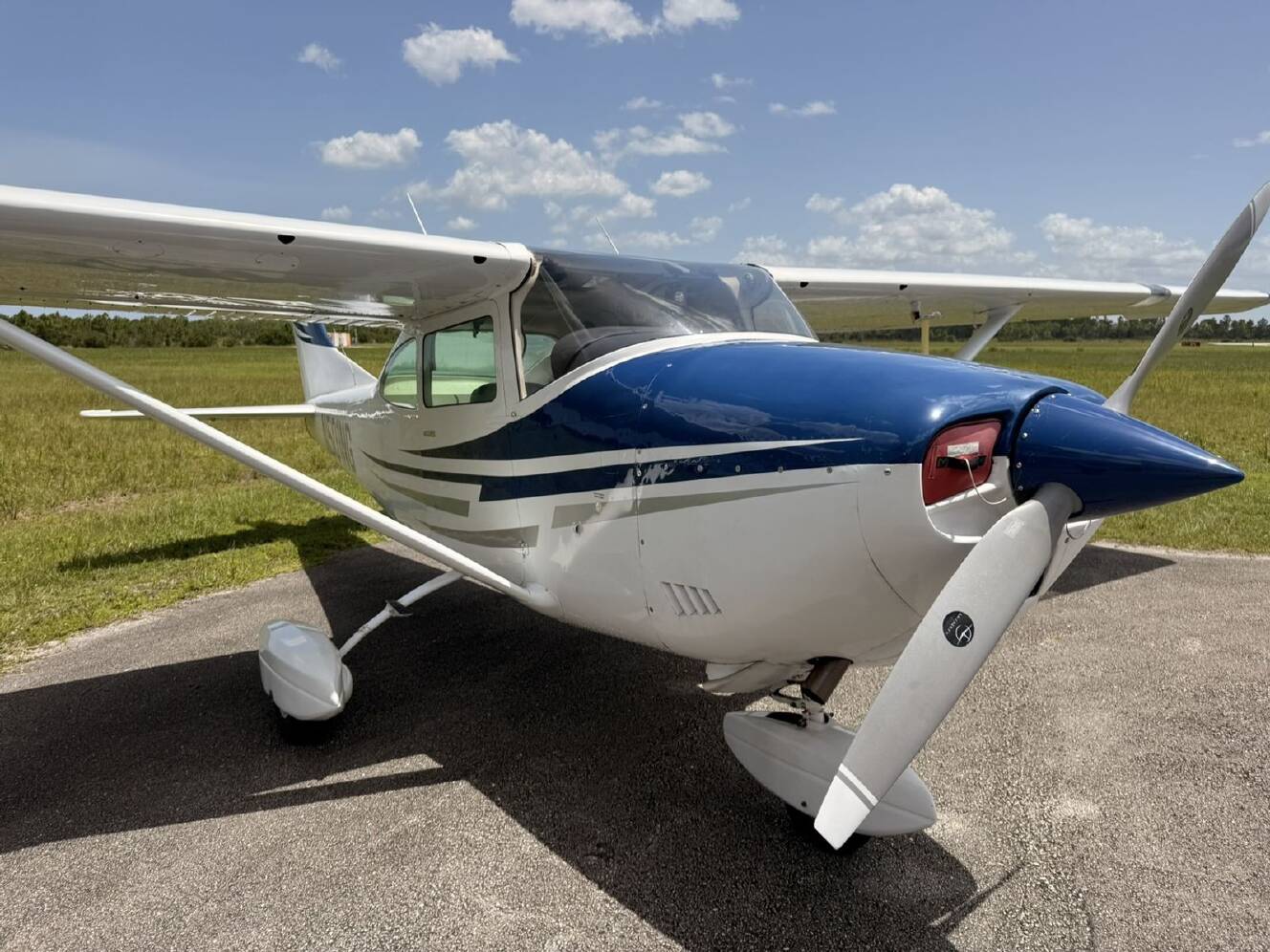 A photo of this 1971 Cessna 182N SKYLANE