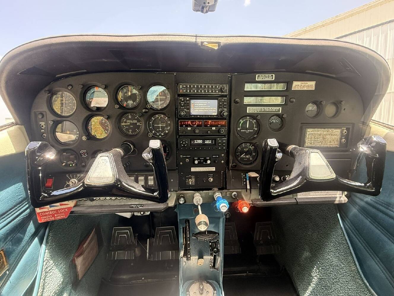 A photo of this 1971 Cessna 182N SKYLANE