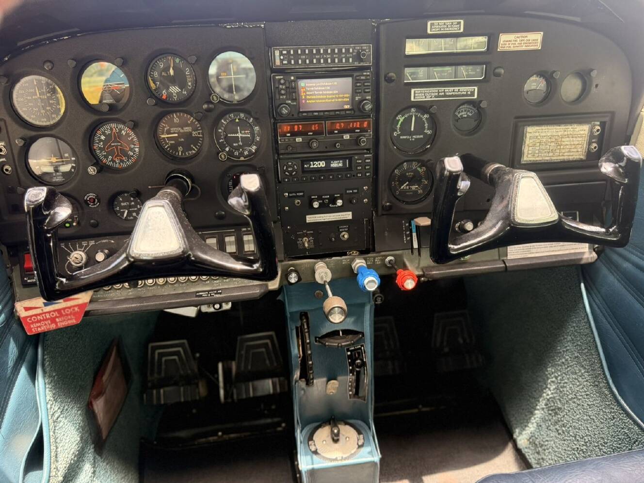 A photo of this 1971 Cessna 182N SKYLANE