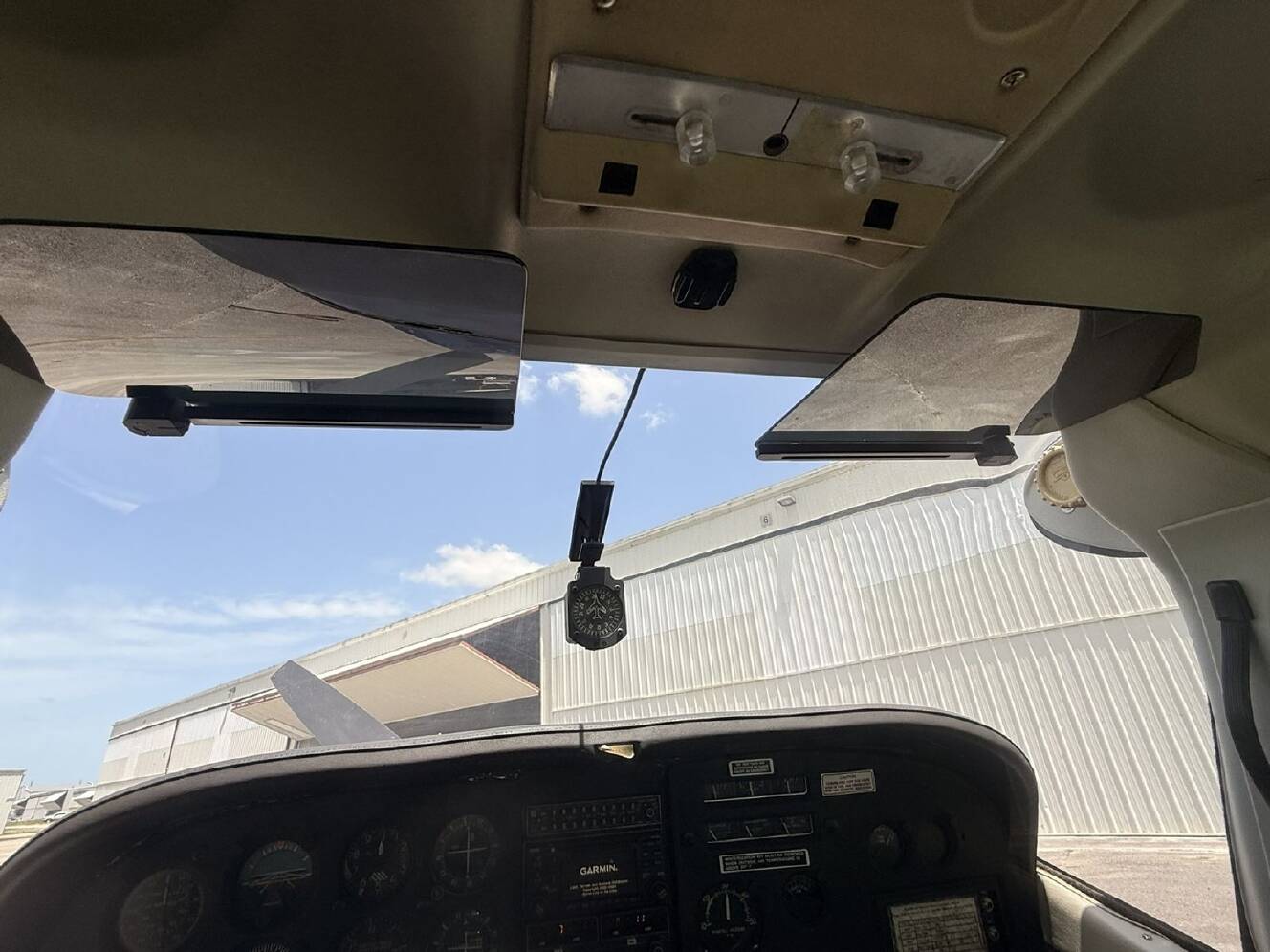 A photo of this 1971 Cessna 182N SKYLANE