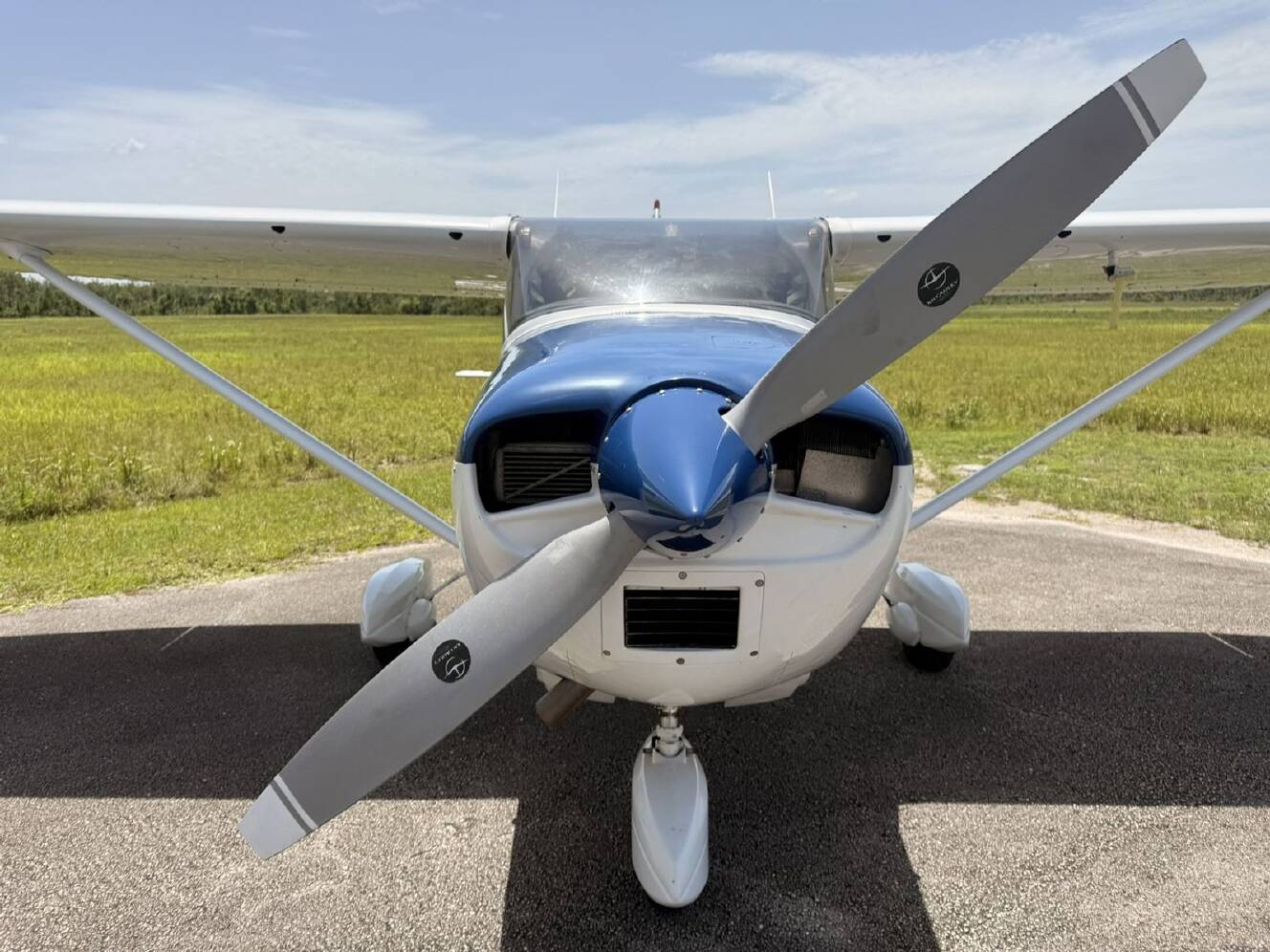 A photo of this 1971 Cessna 182N SKYLANE