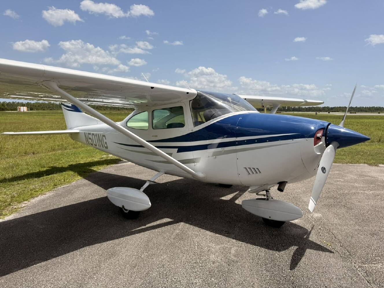 A photo of this 1971 Cessna 182N SKYLANE