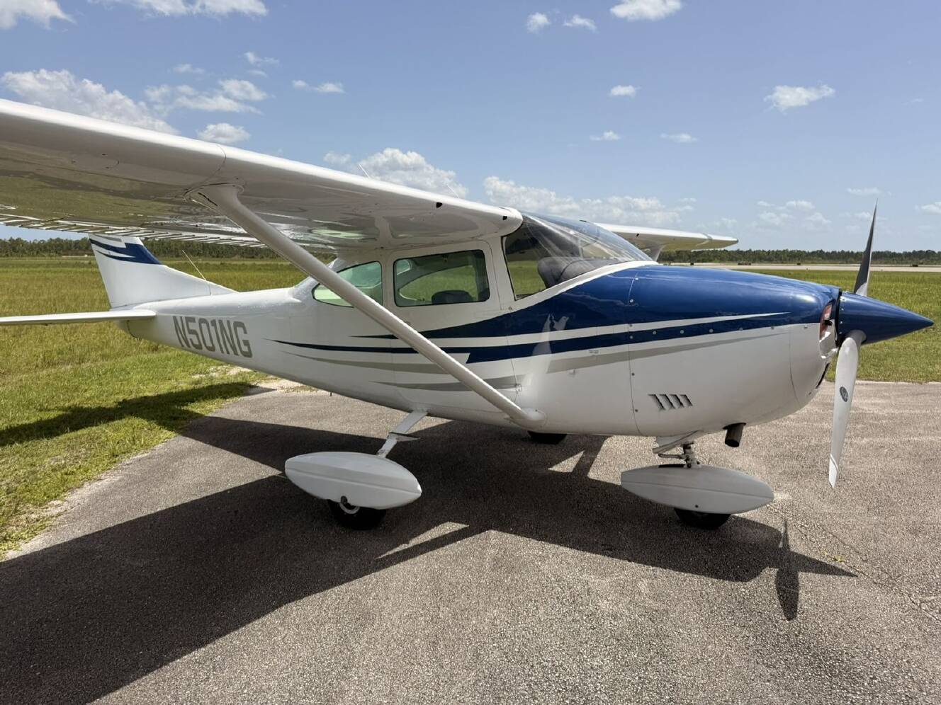 A photo of this 1971 Cessna 182N SKYLANE