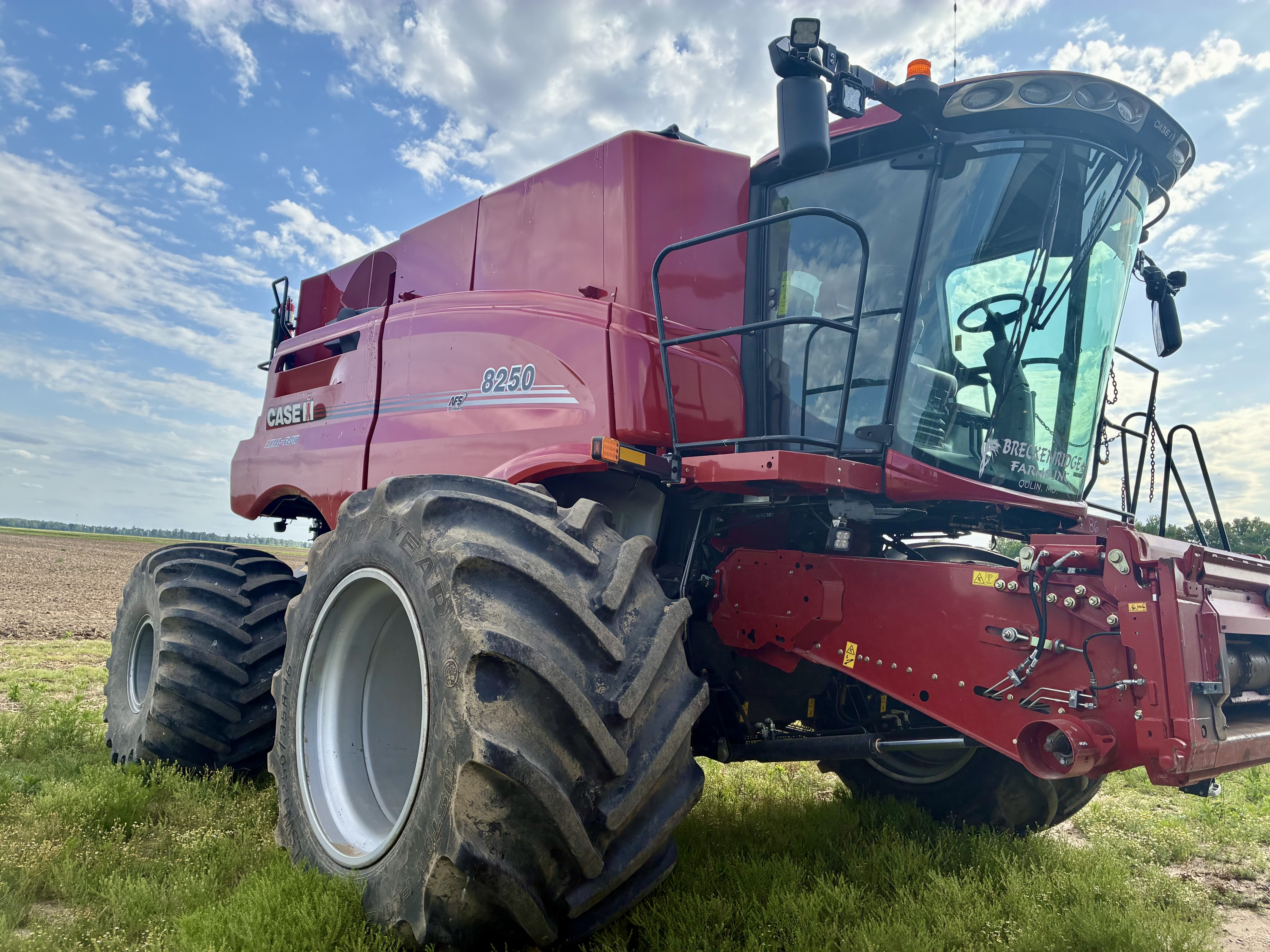 2021 CASE IH 8250 in Qulin, MO