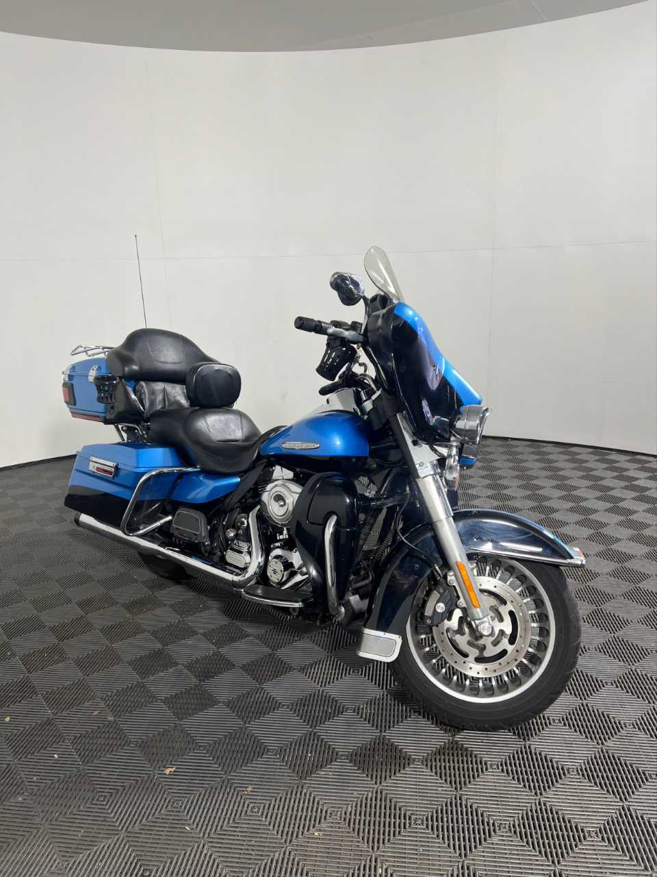 2011 Harley Davidson HARLEY DAVIDSON FLHTK ULTRA LIMITED in Athens, OH