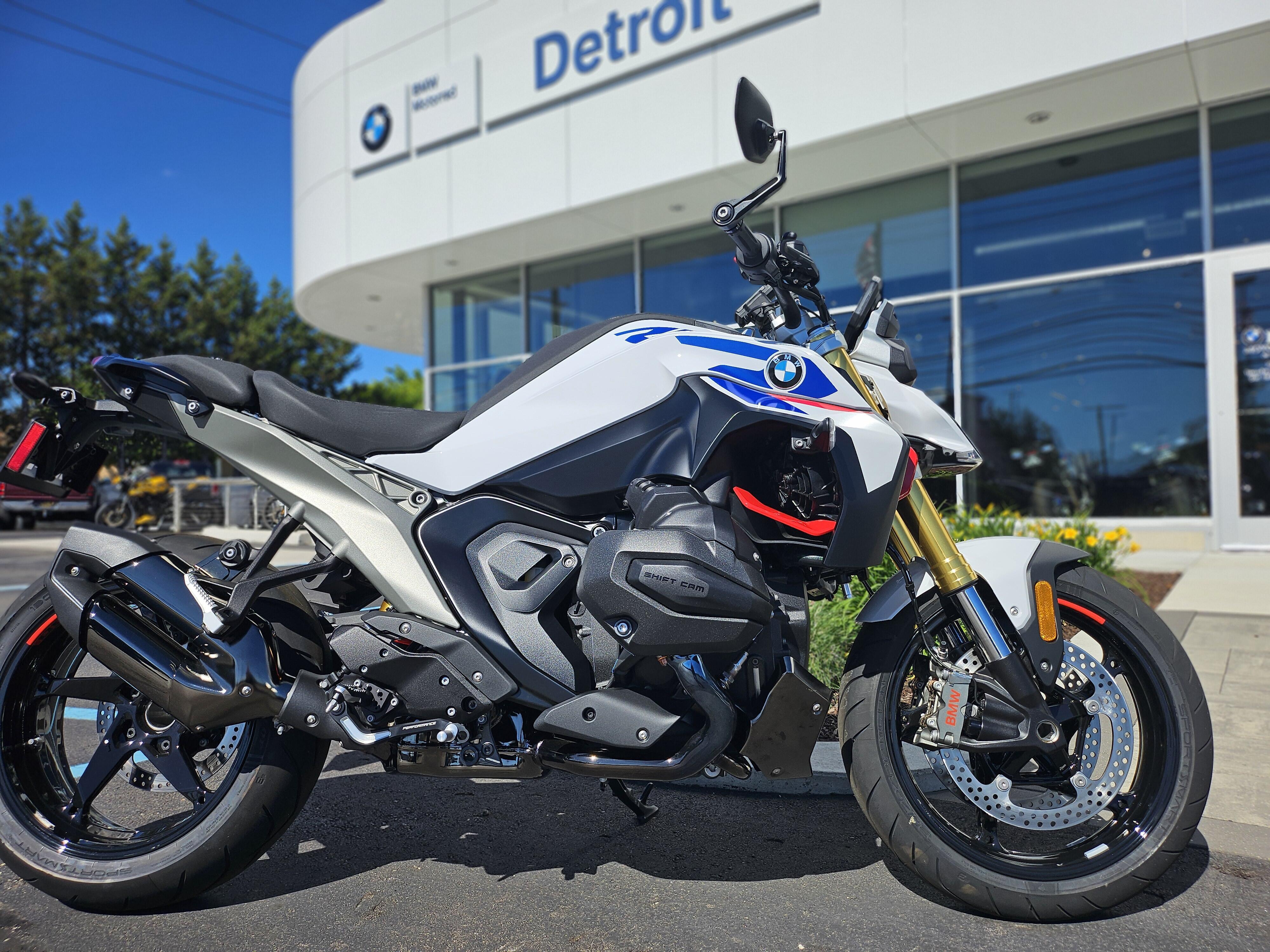 2026 BMW R1300R in Rochester Hills, MI