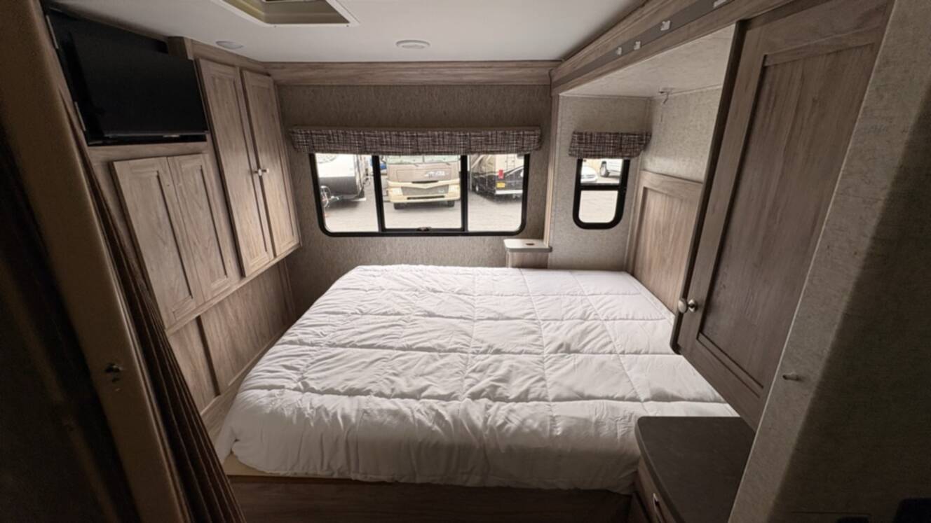 A photo of this 2017 Forest River SUNSEEKER 3050S