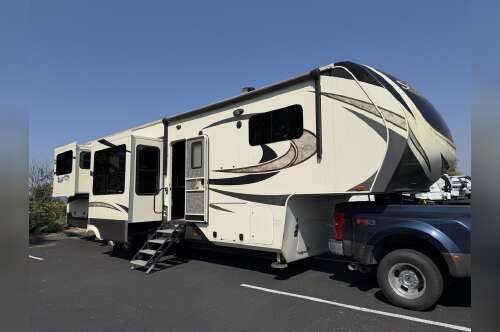 2017 Grand Design Solitude 375RES in fife WA