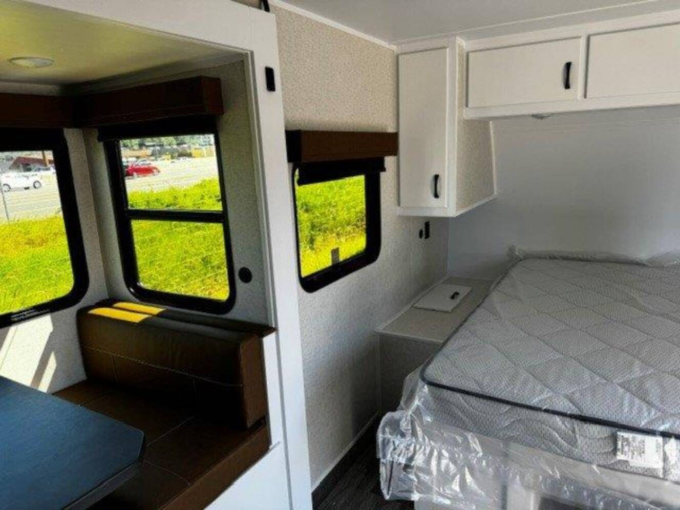 A photo of this 2026 Modern Buggy Hopper 4