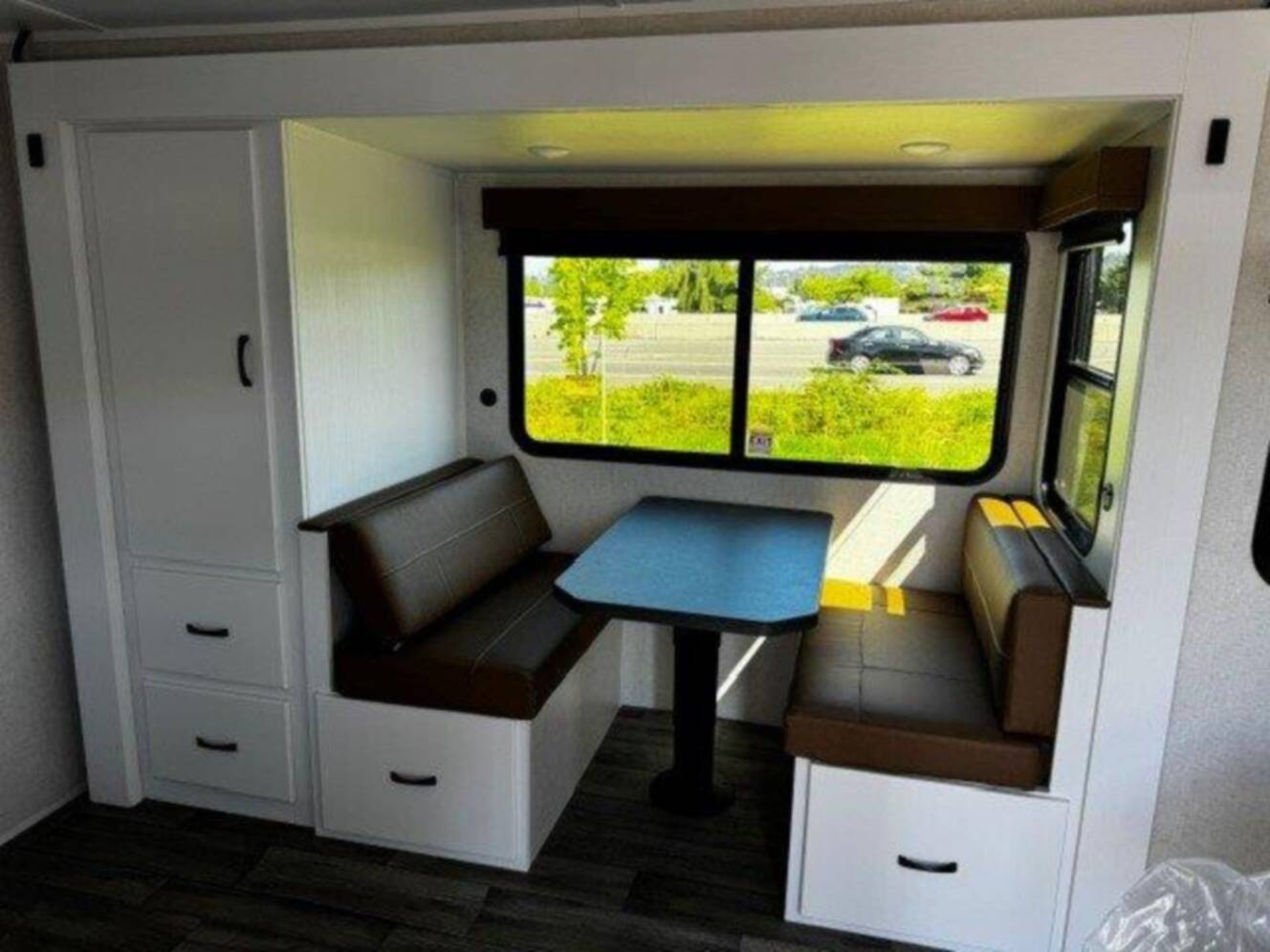 A photo of this 2026 Modern Buggy Hopper 4