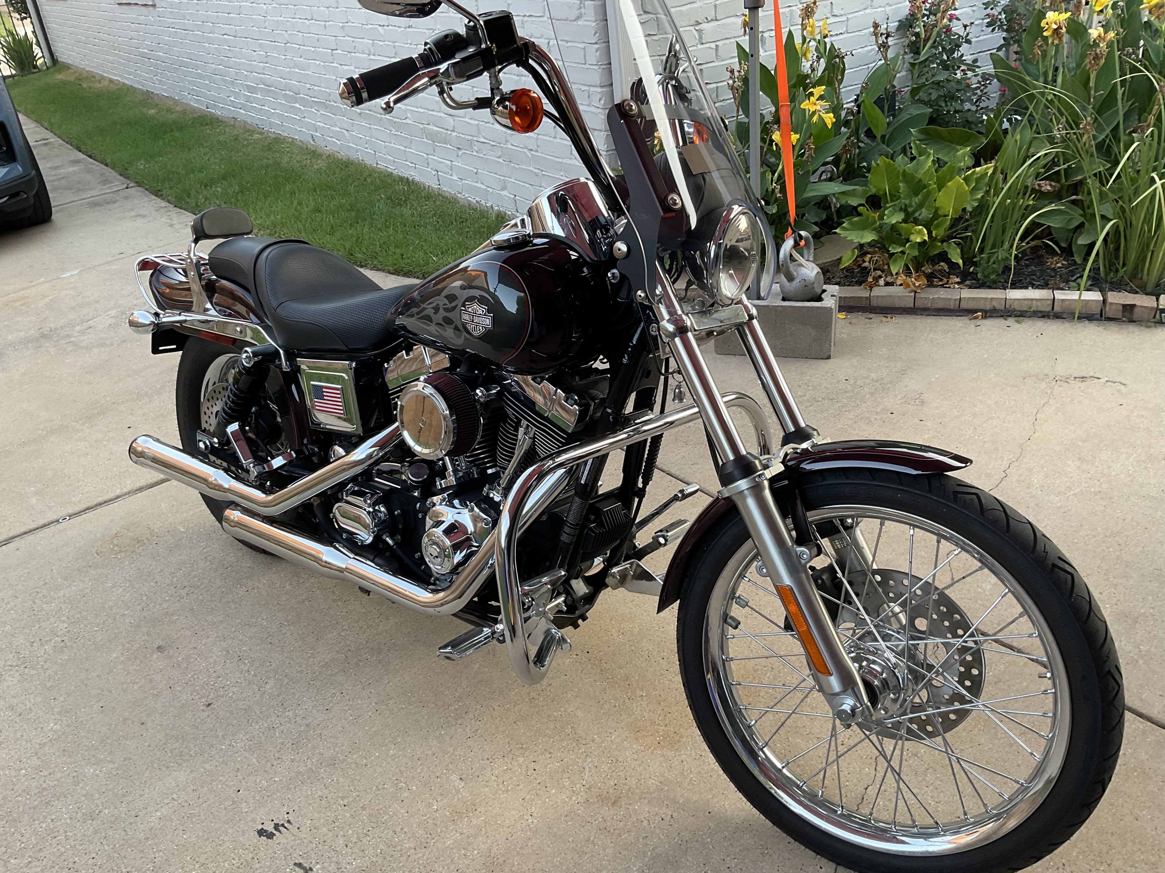 2005 Harley-Davidson DYNA WIDE GLIDE CVO Cruiser motorcycle