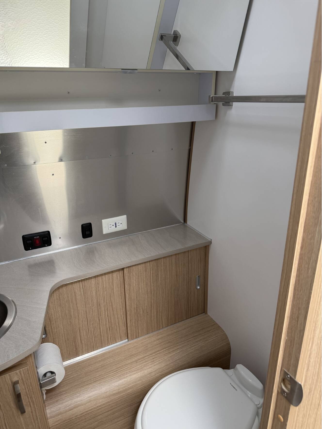 A photo of this 2018 Airstream FLYING CLOUD 28RB TWIN